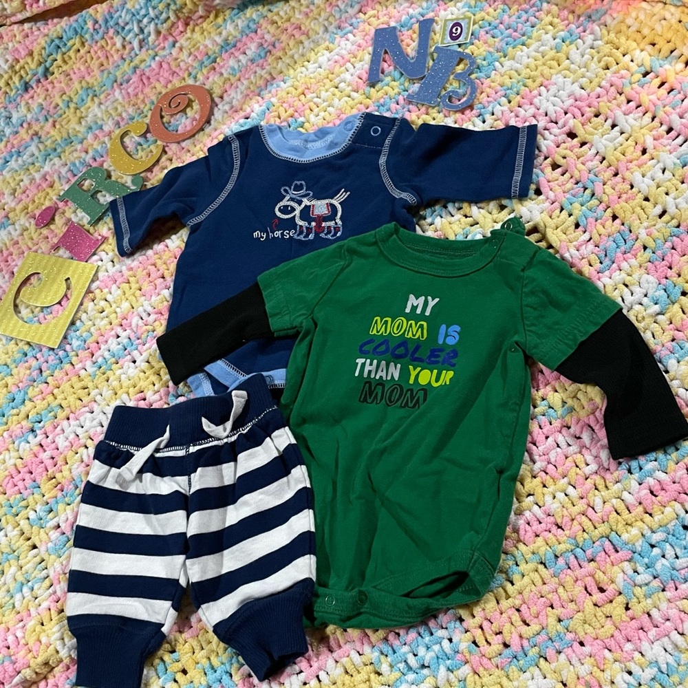5/$35 10/$50 TWO longsleeve onesies W/ pants szNB